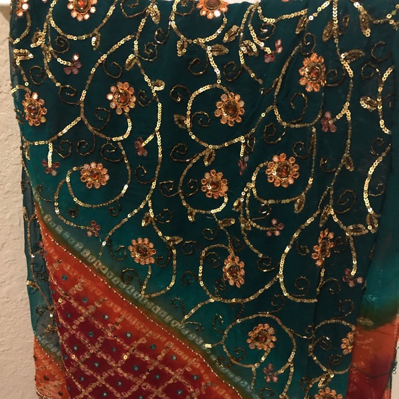 Indian bandhani saree - Picture 2 of 2